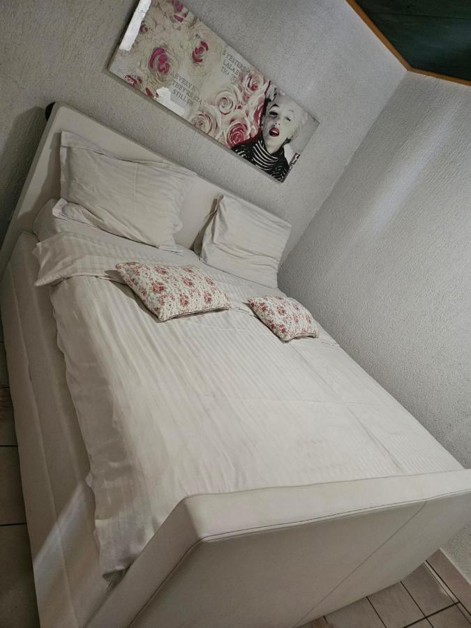 Apartmani Sanja เคลโนวีซา ภายนอก รูปภาพ